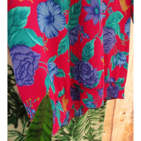 Vintage floral butterfly lightweight blouse 🦋 - Picture 4 of 7